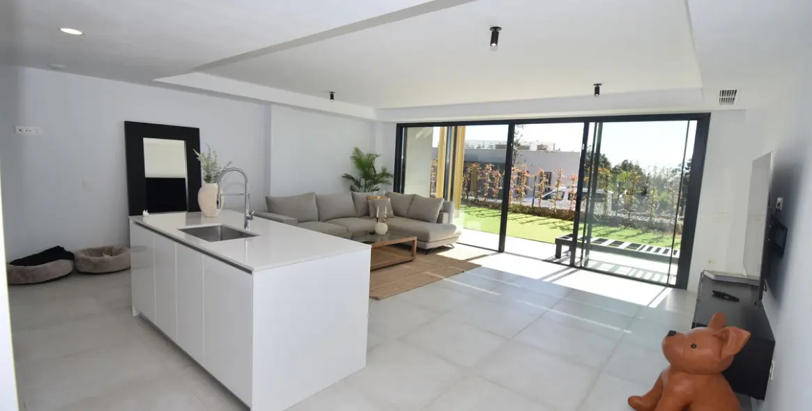 Sale of townhouse in Mijas Costa 5