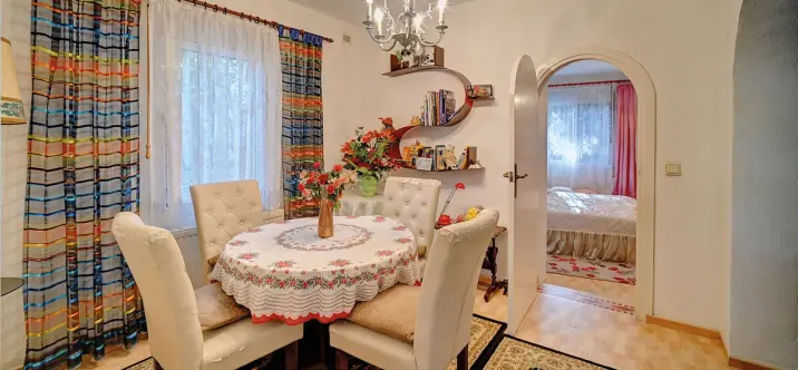 Detached villa R4892263 3