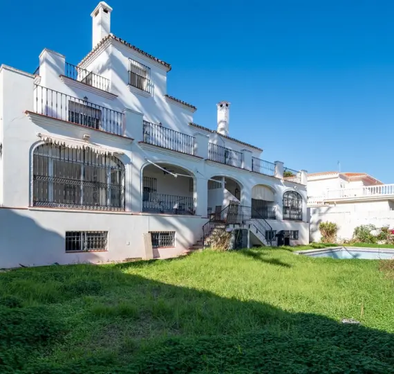 Detached villa R5243773