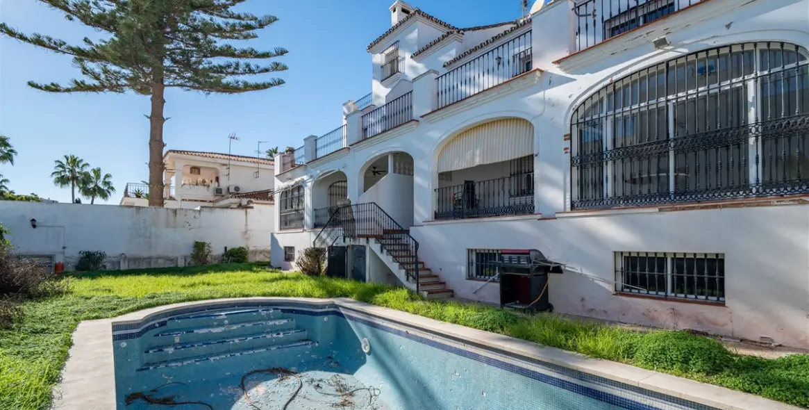 Sale of detached villa in Benalmádena (district Benalmádena Pueblo ) 2