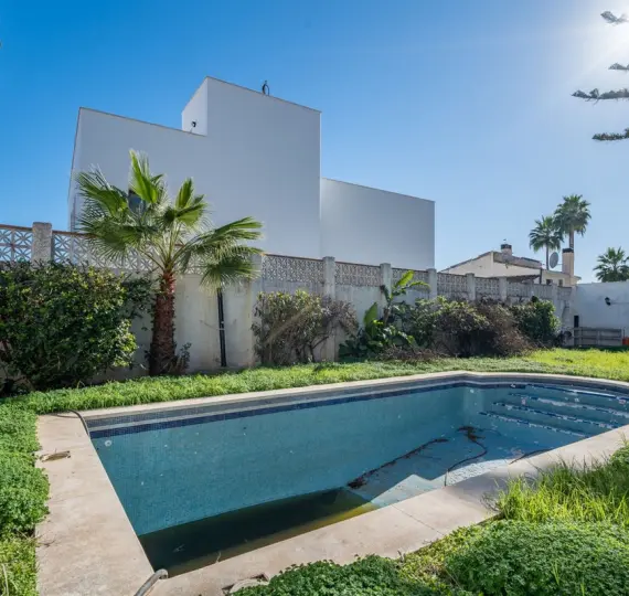 Detached villa R5243773