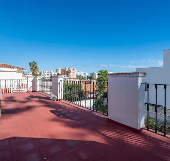 Detached villa R5243773