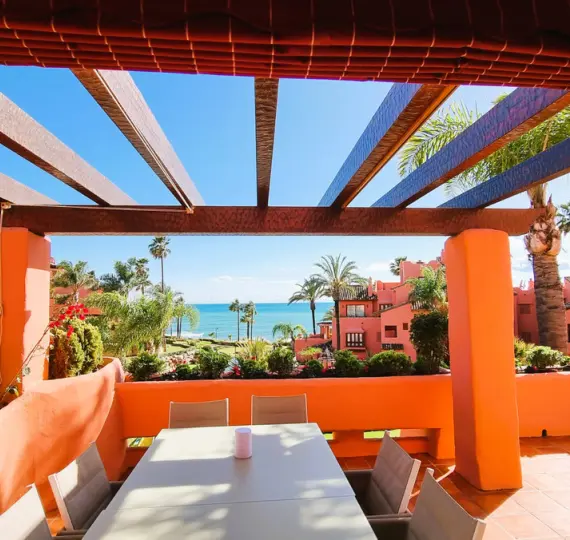 Middle floor apartment R5220190