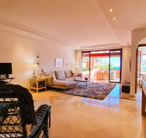 Middle floor apartment R5220190