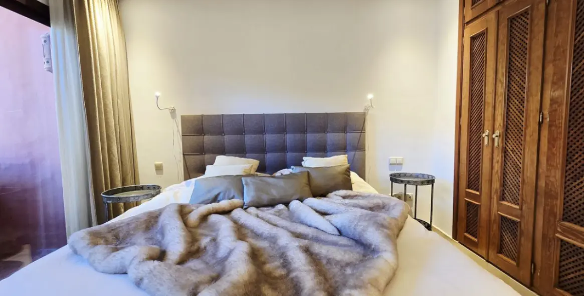 Sale of middle floor apartment in Estepona 22