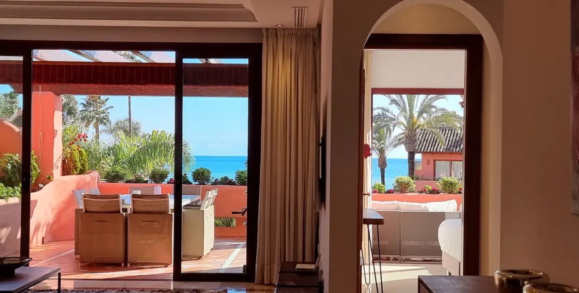 Sale of middle floor apartment in Estepona 27