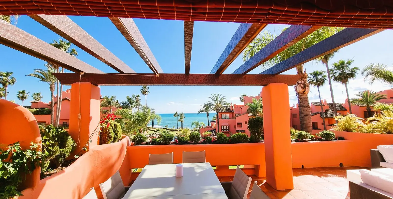 Продажа апартаментов на среднем этаже в Estepona 3
