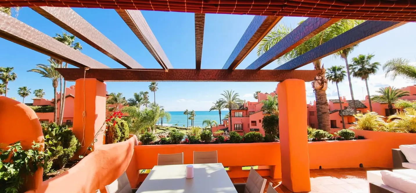 Продажа апартаментов на среднем этаже в Estepona 2