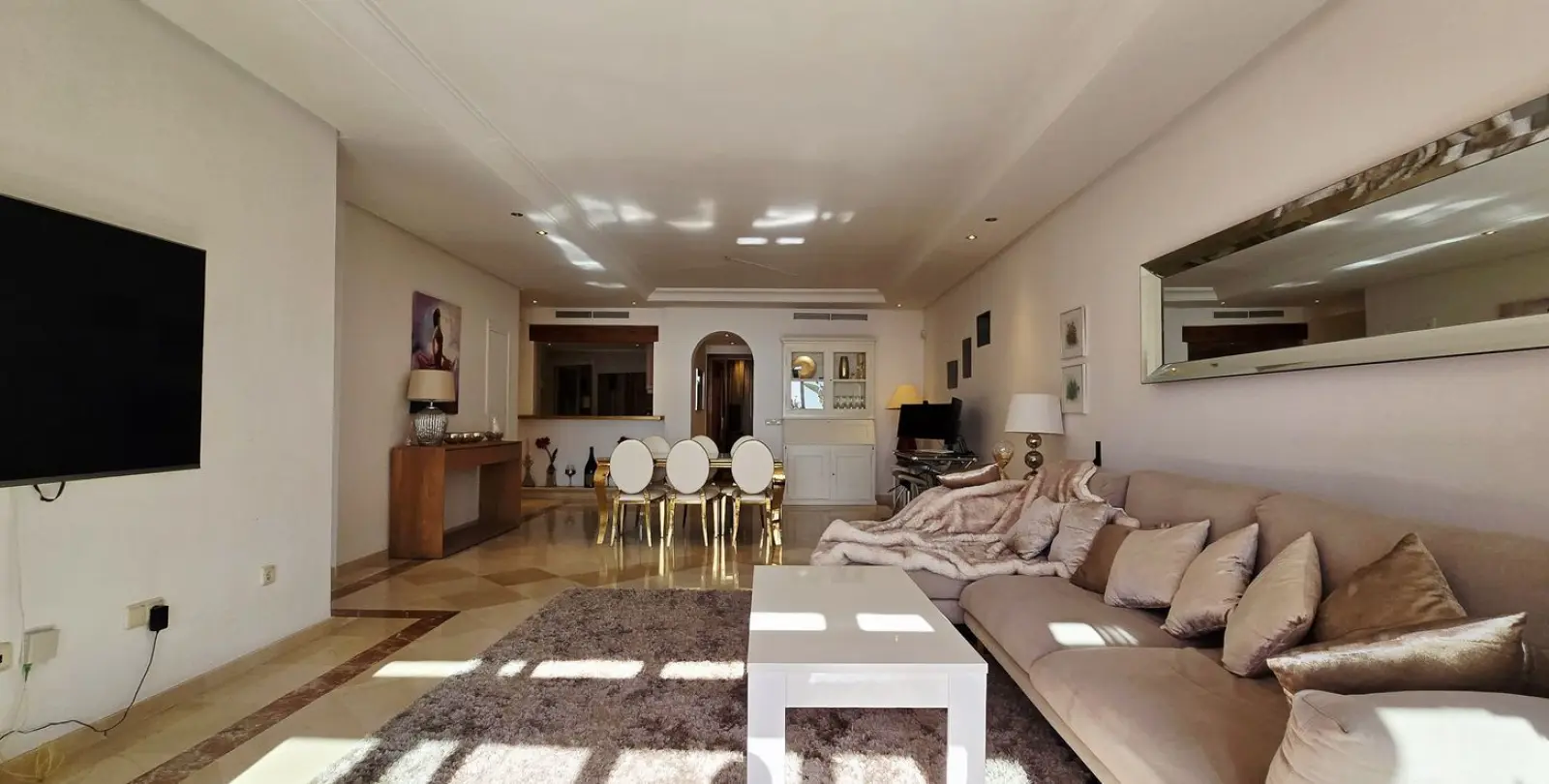 Продажа апартаментов на среднем этаже в Estepona 7