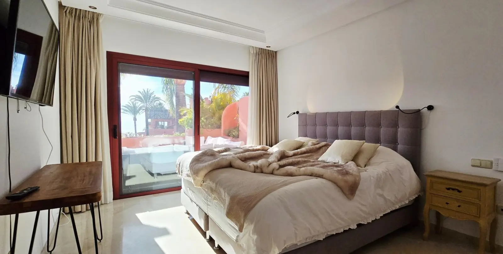 Продажа апартаментов на среднем этаже в Estepona 19
