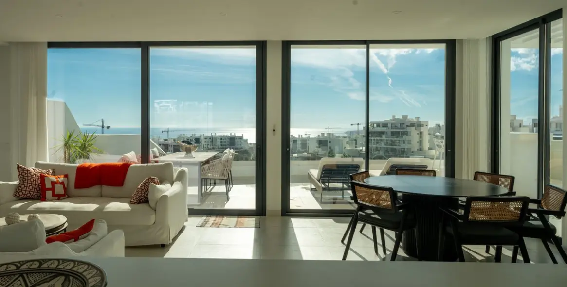 Sale of penthouse in Fuengirola (district Higueron) 1