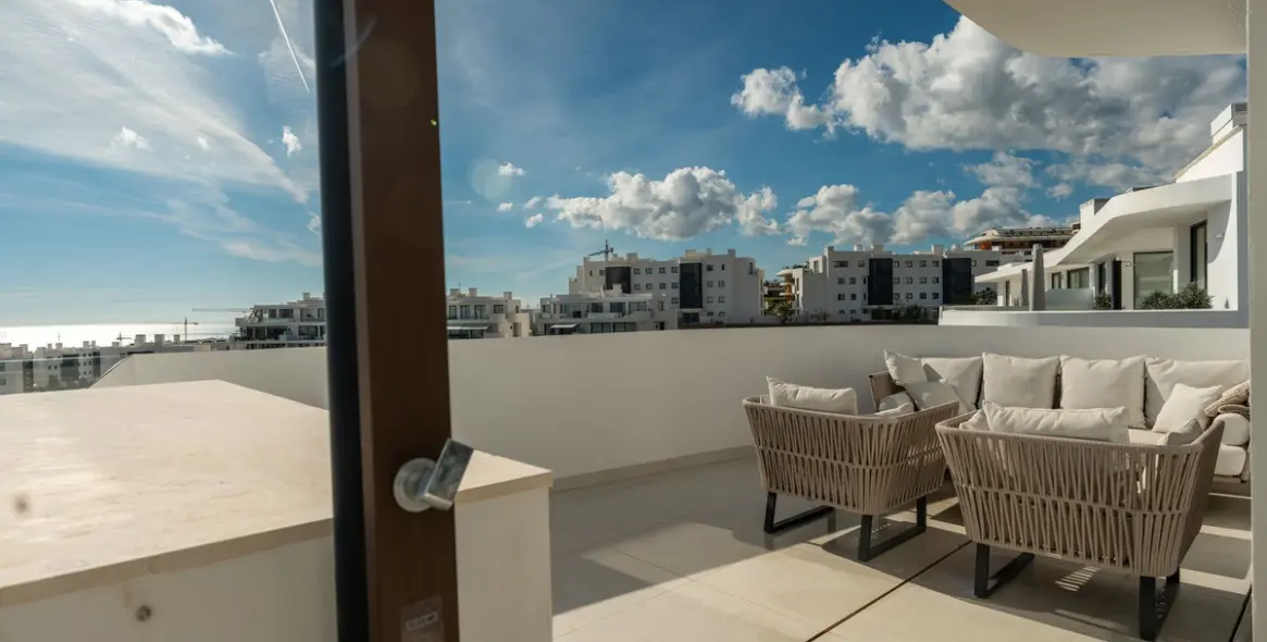 Sale of penthouse in Fuengirola (district Higueron) 5
