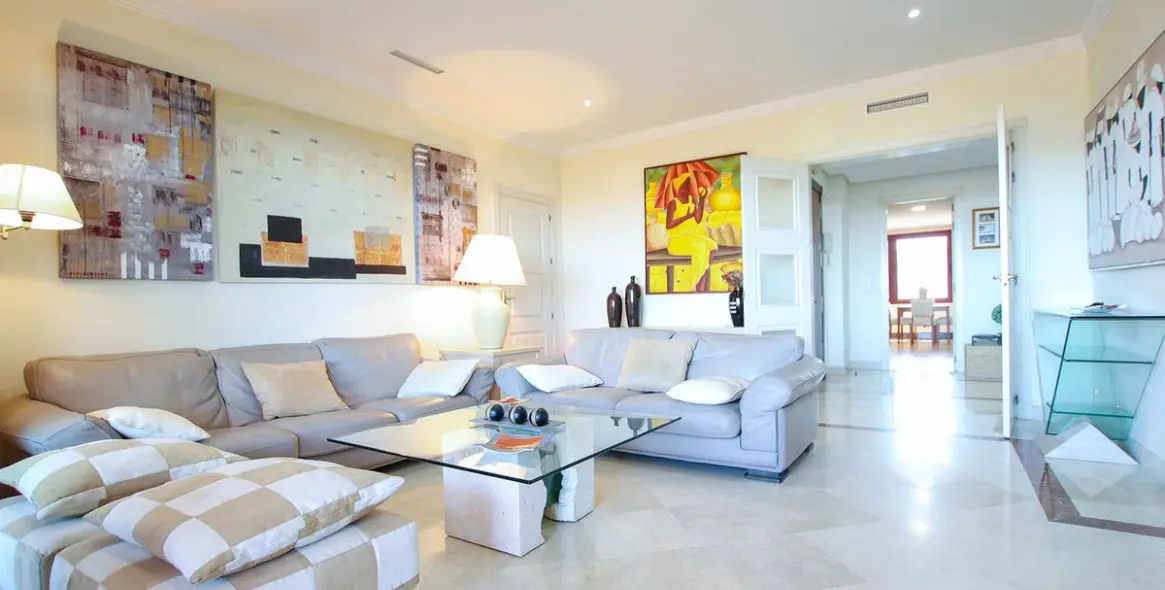 Sale of penthouse in Marbella East (district Bahia De Marbella) 3