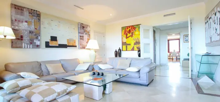 Penthouse R4074373 2