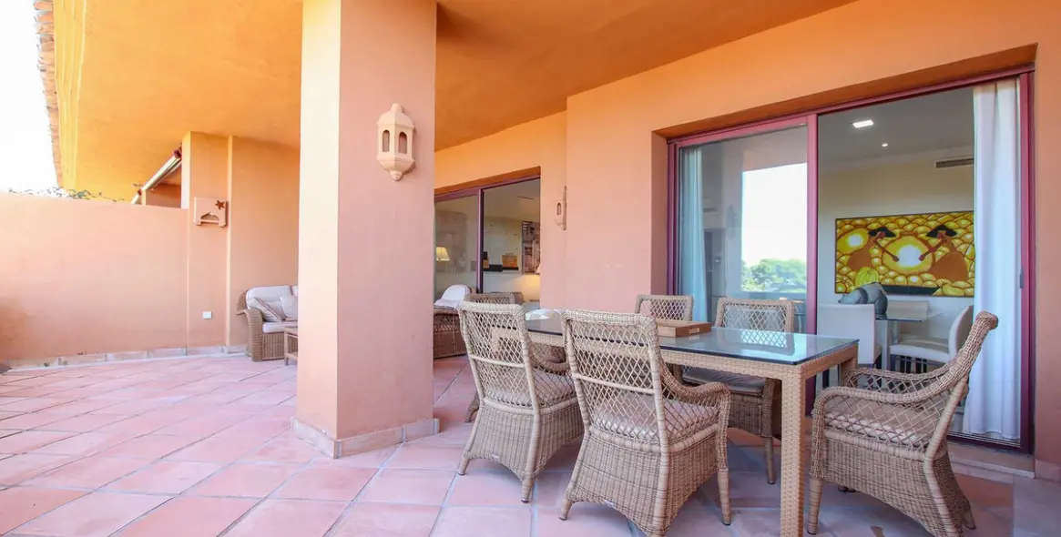 Sale of penthouse in Marbella East (district Bahia De Marbella) 4