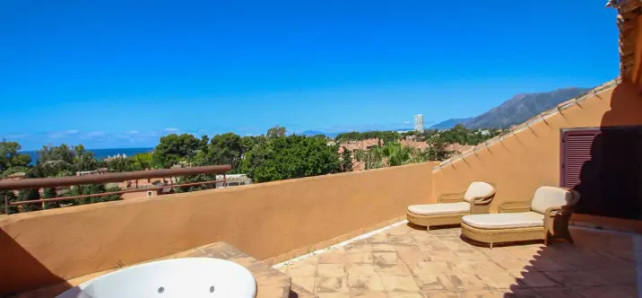 Penthouse R4074373 4