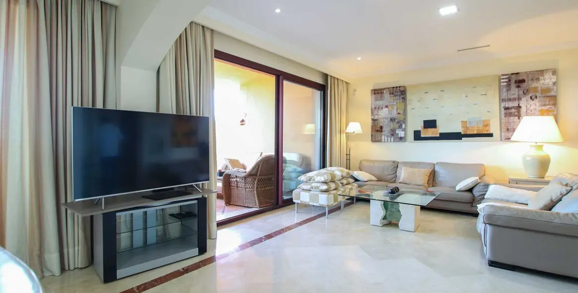 Sale of penthouse in Marbella East (district Bahia De Marbella) 7