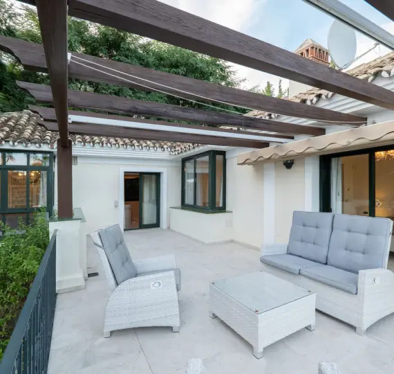 Detached villa R5244223