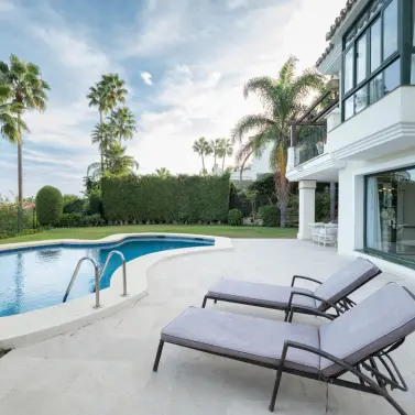 Venta de villa independiente en Los Arqueros