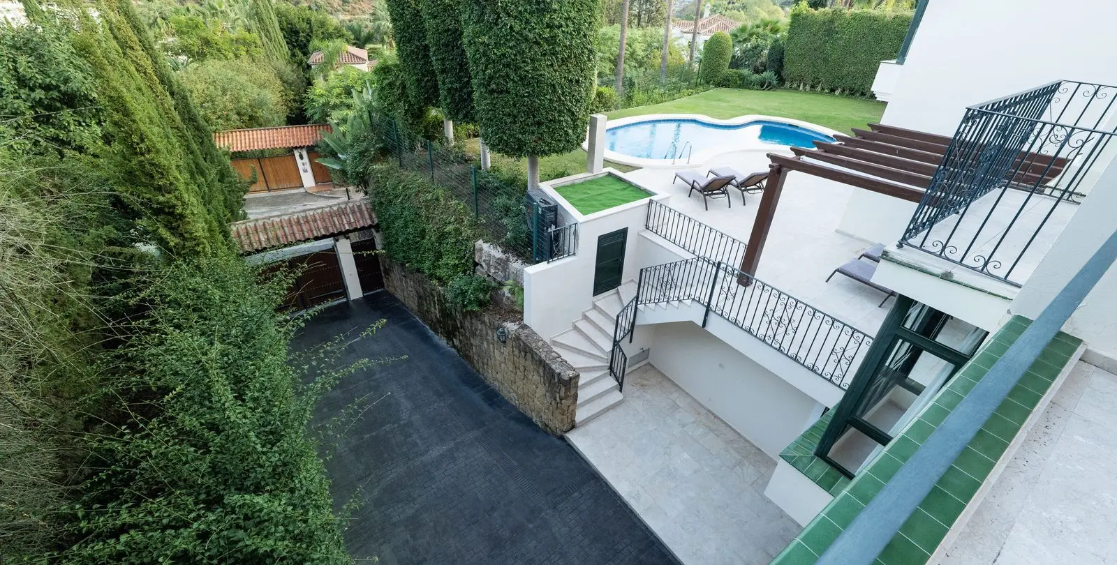 Продажа  отдельно стоящей виллы в Los Arqueros 41
