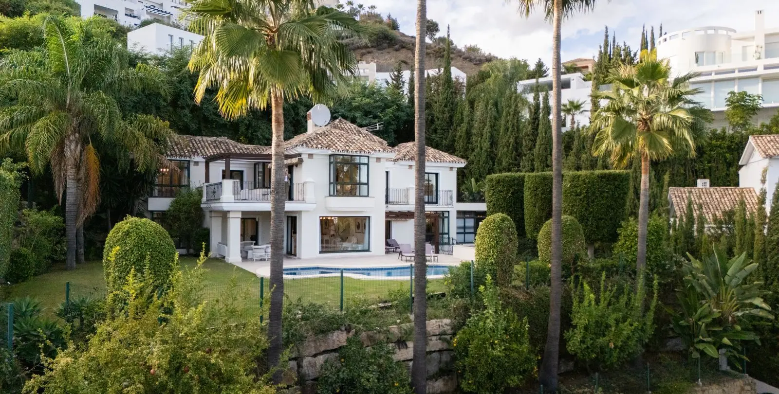 Продажа  отдельно стоящей виллы в Los Arqueros 47