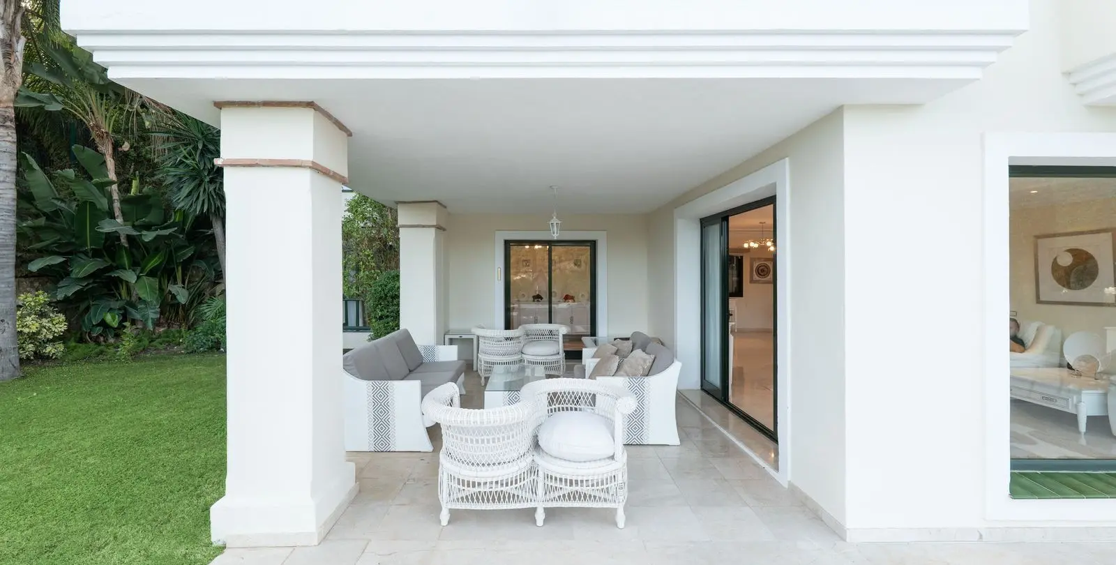 Sale of detached villa in Los Arqueros 4
