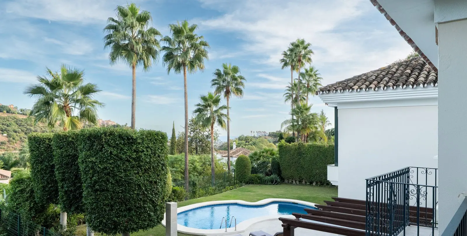 Sale of detached villa in Los Arqueros 45