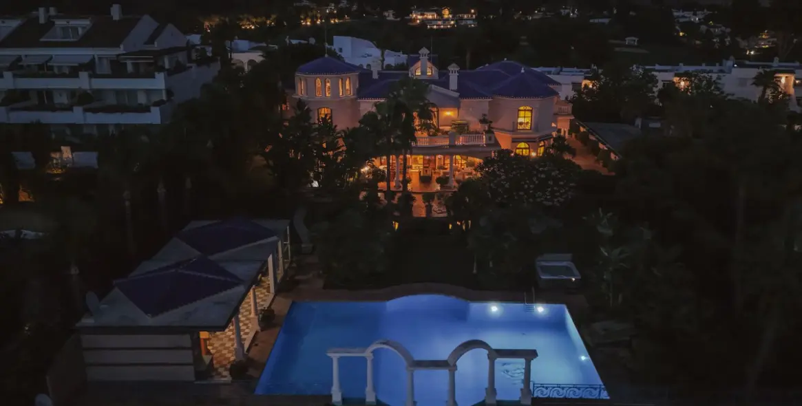 Sale of detached villa in Nueva Andalucía (district Nueva Andalucía) 2