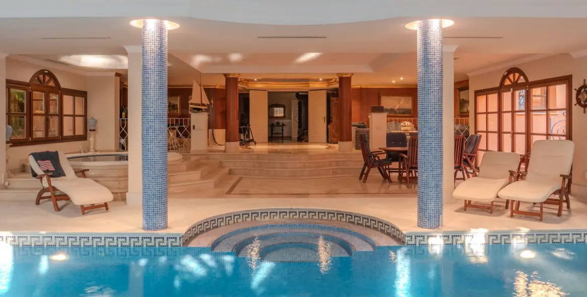 Sale of detached villa in Nueva Andalucía (district Nueva Andalucía) 3