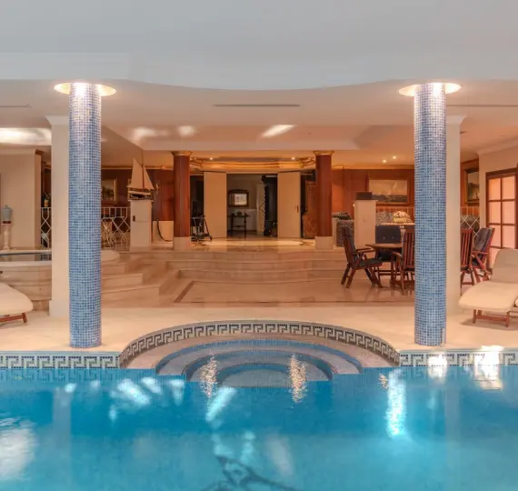 Detached villa R5211964