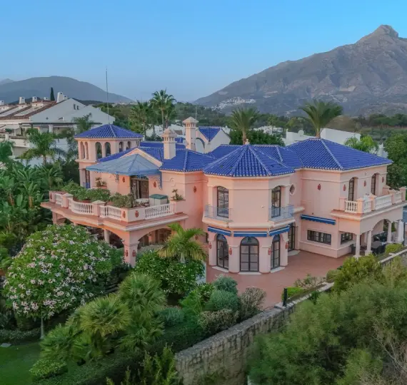 Detached villa R5211964