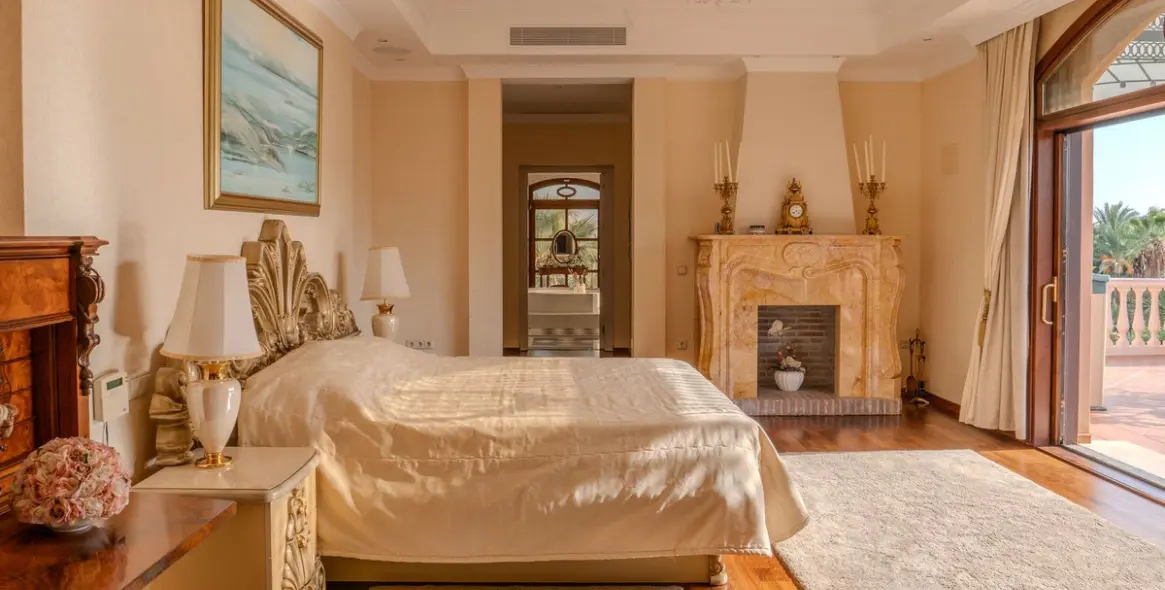 Venta de villa independiente en Nueva Andalucía 14