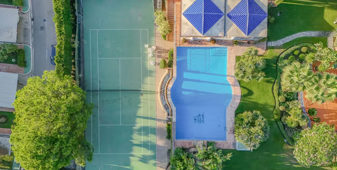 Продажа  отдельно стоящей виллы в Nueva Andalucía 36