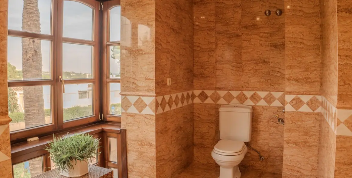 Продажа  отдельно стоящей виллы в Nueva Andalucía 46