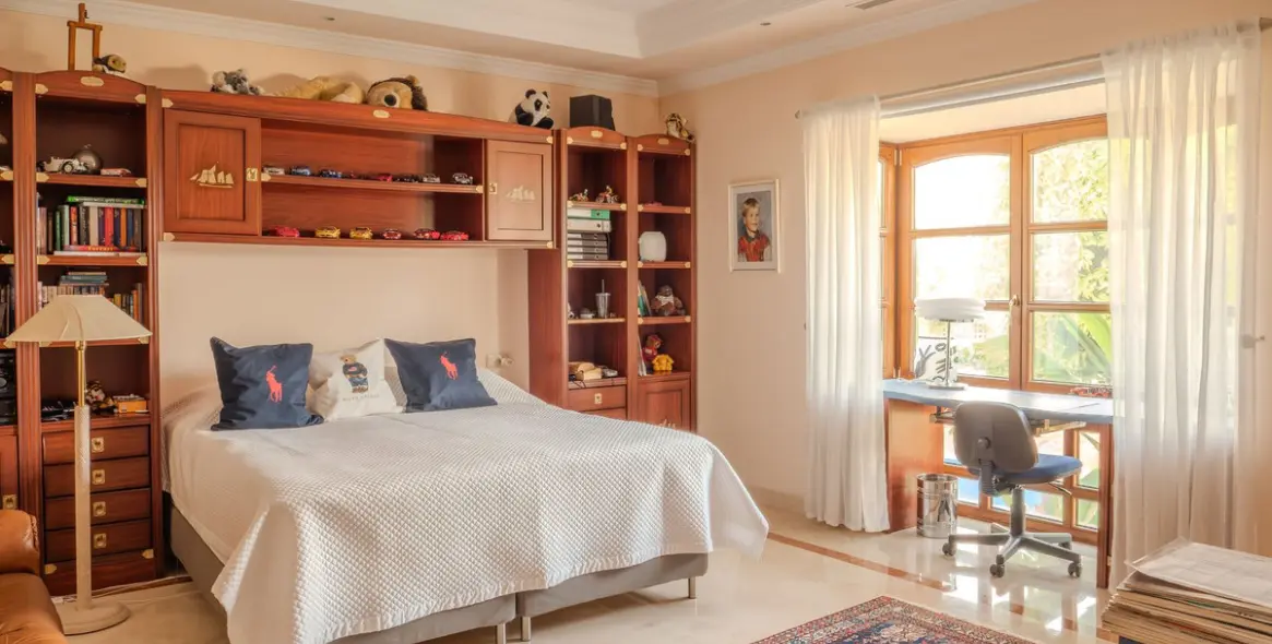 Продажа  отдельно стоящей виллы в Nueva Andalucía 48