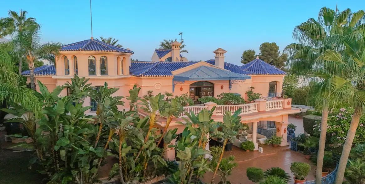 Продажа  отдельно стоящей виллы в Nueva Andalucía 67