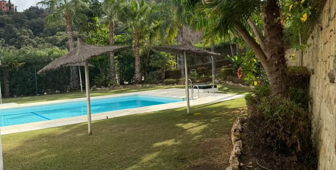 Long-term rent of ground floor apartment in La Mairena 15