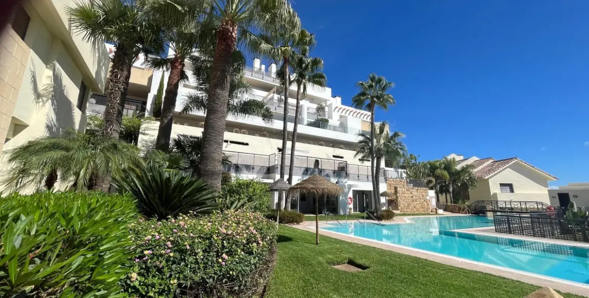 Long-term rent of middle floor apartment in Altos de los Monteros 1