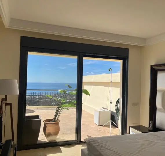 Long-term rent of middle floor apartment in Altos de los Monteros