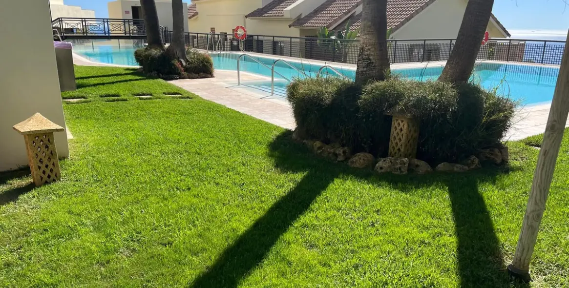 Long-term rent of middle floor apartment in Altos de los Monteros 10