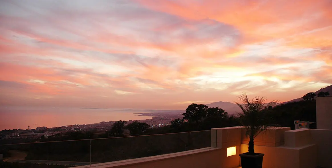 Long-term rent of middle floor apartment in Altos de los Monteros 15