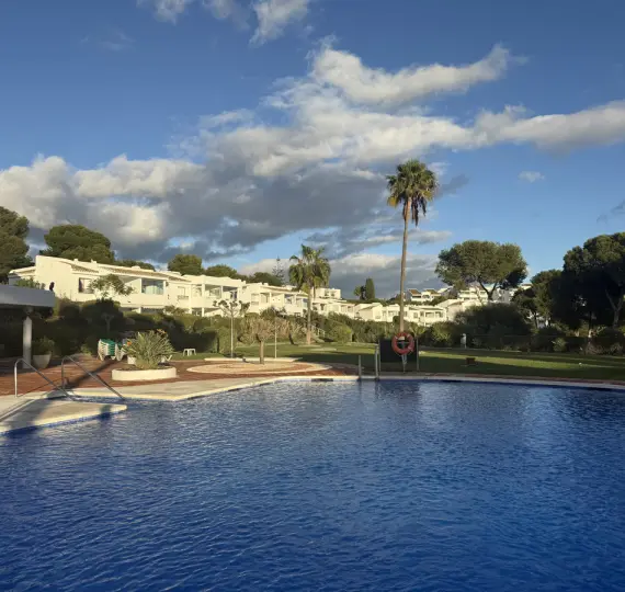 Продажа апартаментов на среднем этаже в Mijas Costa