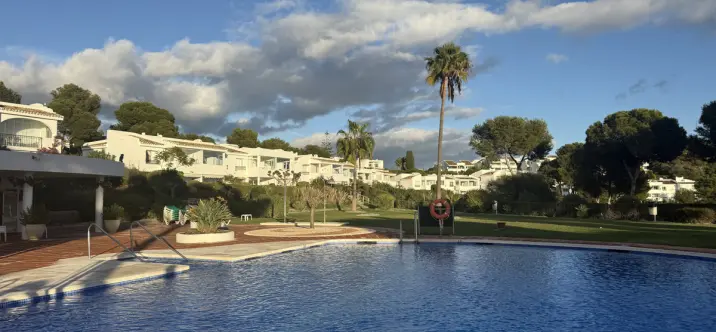 Продажа апартаментов на среднем этаже в Mijas Costa 0