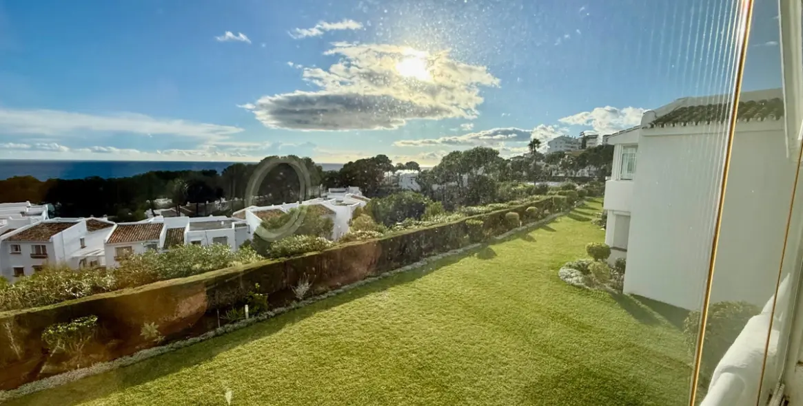 Продажа апартаментов на среднем этаже в Mijas Costa 12