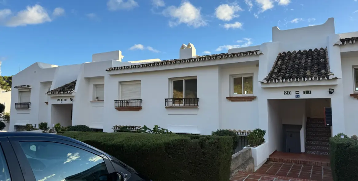 Продажа апартаментов на среднем этаже в Mijas Costa 16
