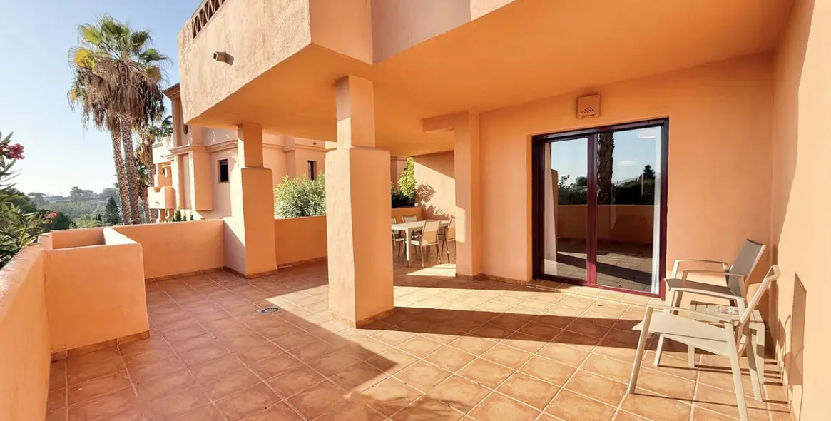 Продажа апартаментов на первом этаже в Benahavís 1