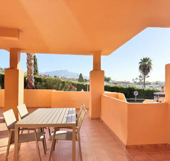 Продажа апартаментов на первом этаже в Benahavís