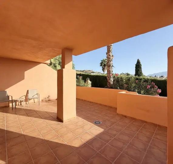 Продажа апартаментов на первом этаже в Benahavís