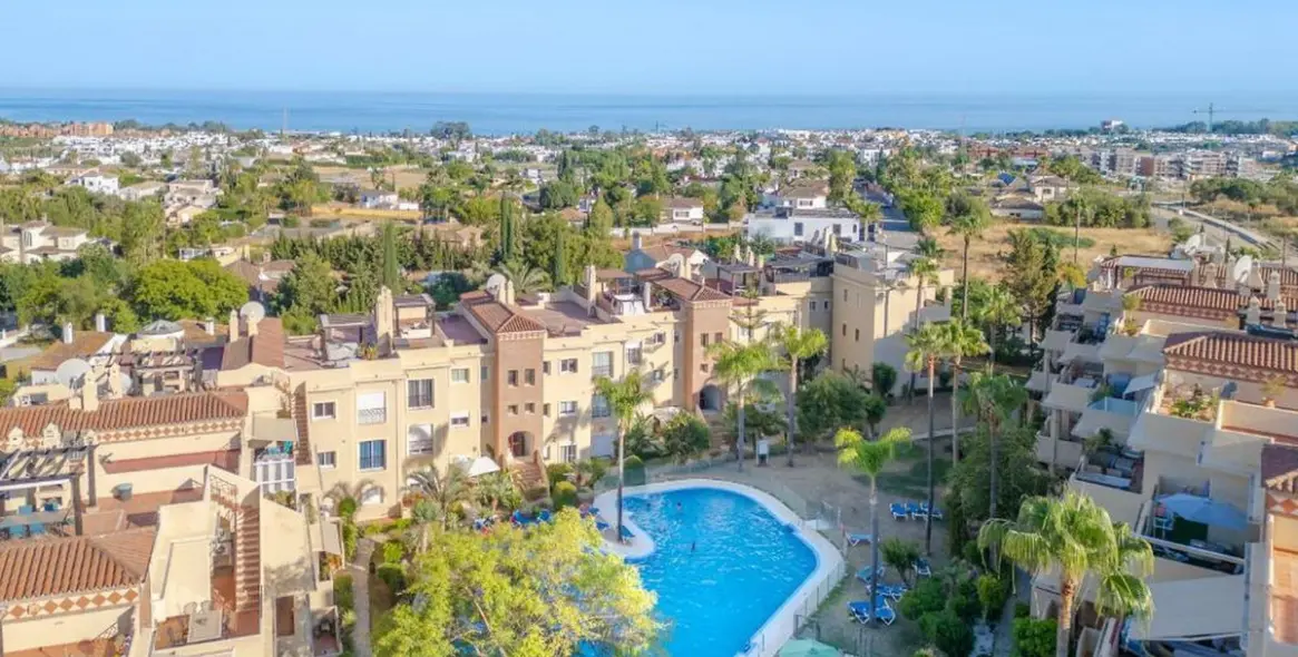Sale of ground floor apartment in Benahavís 1