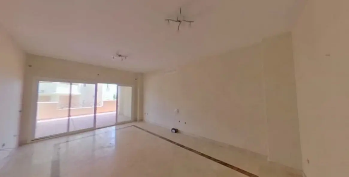 Sale of ground floor apartment in Benahavís 4